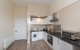 Spacious Ensuite Rooms In Edinburgh City Centre - Excellent Location