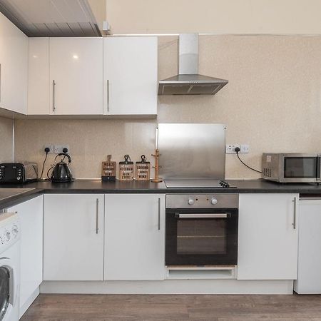 Spacious Ensuite Rooms In Edinburgh City Centre - Excellent Location Exterior photo