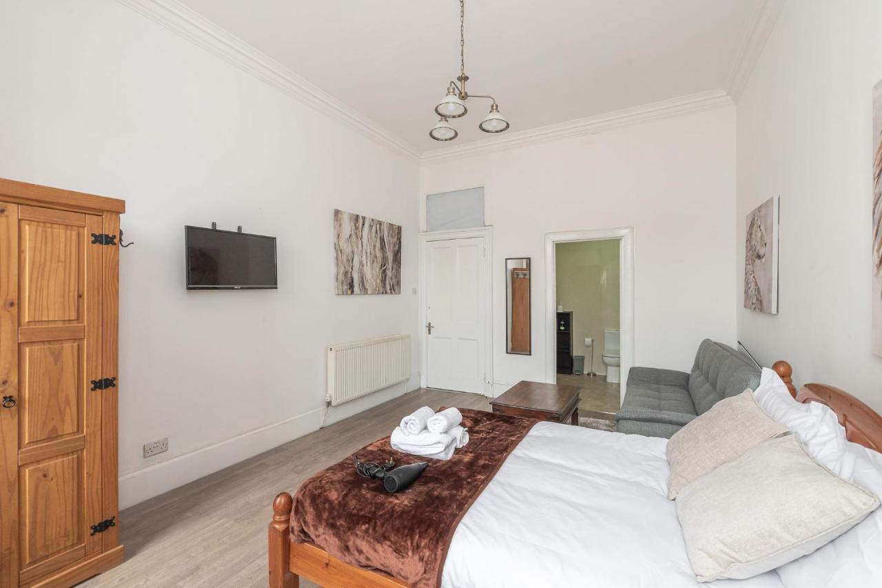 Spacious Ensuite Rooms In Edinburgh City Centre - Excellent Location Exterior photo